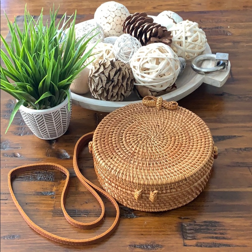 NWOT round straw basket bag